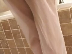 Horny Blonde Masturbating In The Tub!